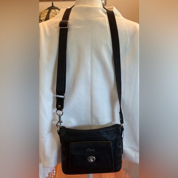 COACH Swing Pack Crossbody Pebbled Leather Bag Turn Lock Dusty Authenticated - Picture 8 of 16